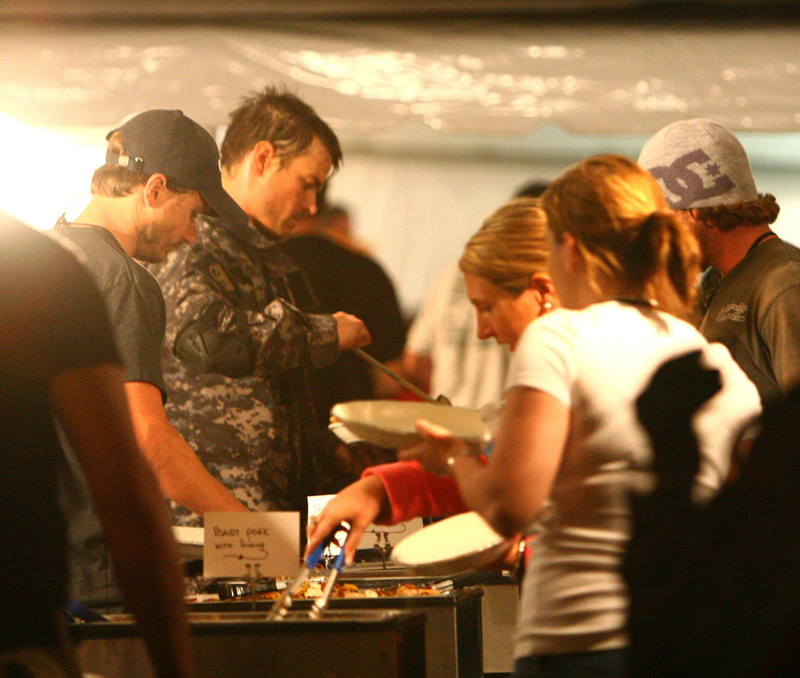 Illustration for article titled Revealing New Set Pics From Transformers 2 And Heroes